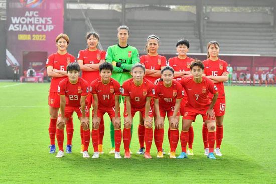 主演黄渤凭借扎实的演技与喜剧功底在多部电影作品中斩获佳绩，沈腾也以其独特的喜剧表演风格带给观众无穷的欢笑